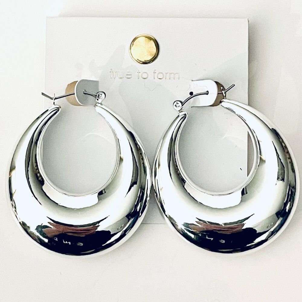 NWT Gorgeous True to Form Highly Polished Silver Puff Chunky Oval Hoop Earrings